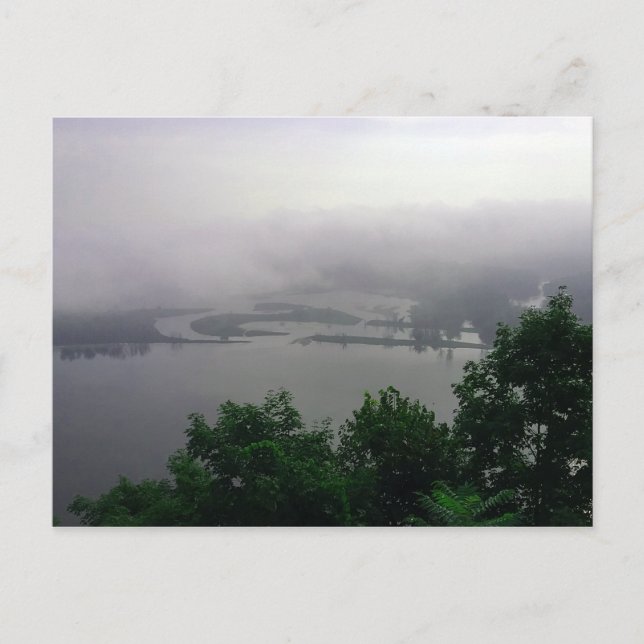 Cartão postal de uma manhã enevoada no rio Mississ (Frente)