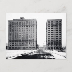 Cartão Postal Dentro do corredor