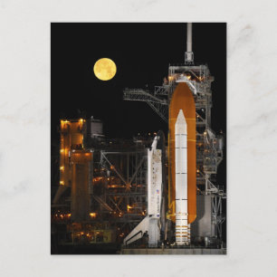 Cartão Postal Descoberta de Shuttle Espacial da NASA sob uma lua
