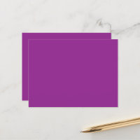 Design com um impressionante fundo roxo e branco