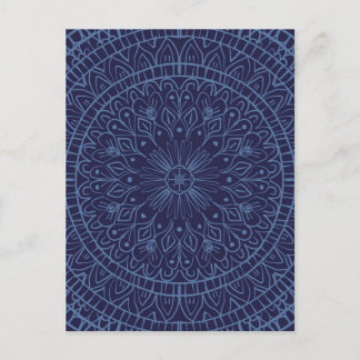 Cartão Postal Design de Mandala em azul profundo