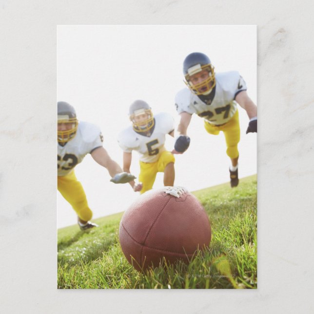 Cartão Postal desportistas jogando com uma bola de rúgbi (Frente)