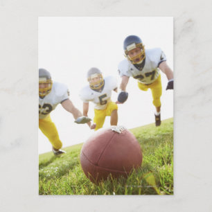 Cartão Postal desportistas jogando com uma bola de rúgbi