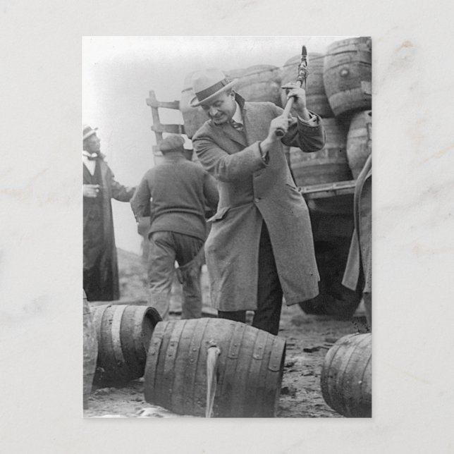 Cartão Postal Destruindo Barris de Cerveja, 1924 (Frente)