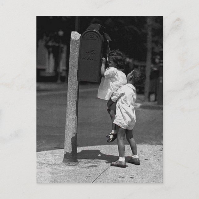 Cartão Postal Deux enfants postant une lettre (Frente)
