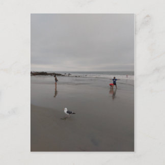 Cartão Postal Dia cinza na praia