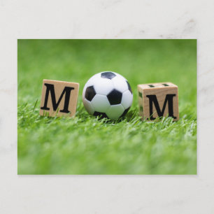 Cartão Postal Dia de as mães de futebol com MOM de bola e palav