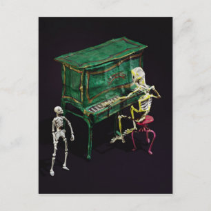 Cartão Postal Dia dos Mortos figura como músicos