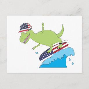 Cartão Postal Dinossauro Surfando com Bandeira Americana
