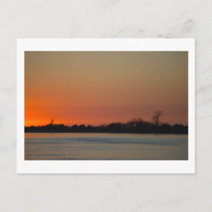 Cartão Postal do Pôr do Sol na Paisagem Aquática d