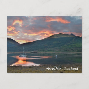 Cartão postal do pôr do sol sobre Loch Long, Arroc