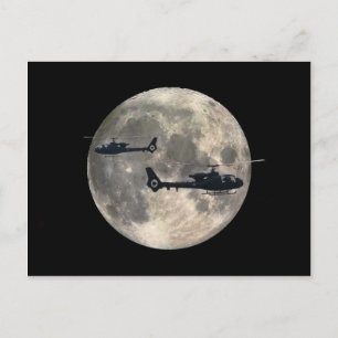 Cartão Postal dois helicópteros silenciados por lua de cheio