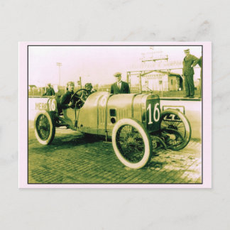 Cartão Postal Dois homens no carro de corrida antigo n° 16 Indy