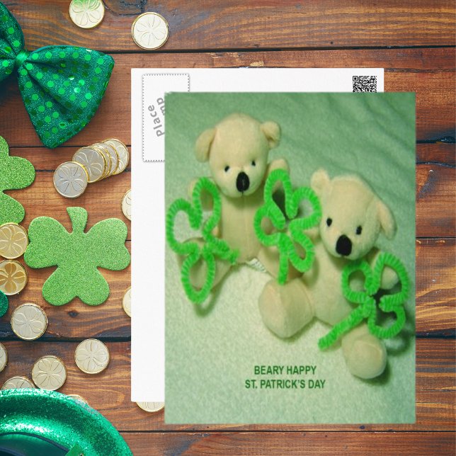 Cartão Postal Dois Ursos de Teddy com Camarões (Two Teddy Bears with Shamrocks Postcard)