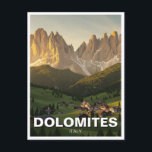 Cartão Postal Dolomites Itália Viagem<br><div class="desc">Os Dolomites, uma cordilheira de montanha espantosa na Itália norte, são conhecidos pelos seus picos dramáticos, falésias robustas e paisagens alpinas espantosas. Parte dos Alpes do Limestone do Sul, estas montanhas da UNESCO inscritas no Patrimônio Mundial, situam-se nas regiões de Trentino-Alto Adige, Veneto, e Friuli Venezia Giulia, oferecendo um paraíso...</div>