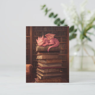 Cartão Postal Dragão rosa fofo dormindo em livros