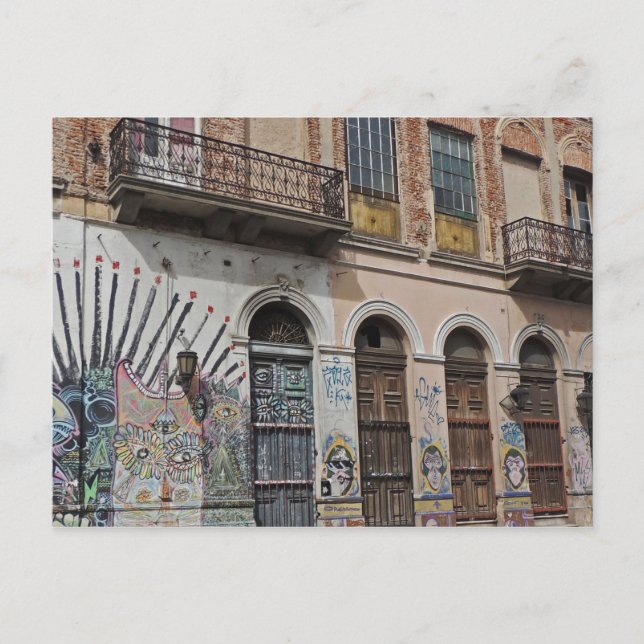Cartão Postal Edifício Antigo com Varandas Grafite & Portas (Frente)