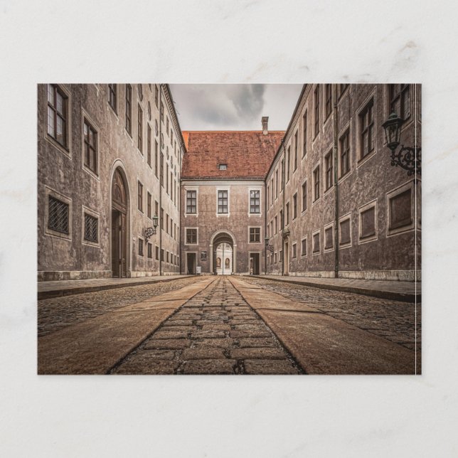 Cartão Postal Edifício antigo de cobblestone em Munique (Frente)