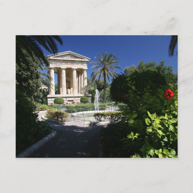 Cartão Postal Edifício antigo Valletta Malta no parque (Frente)