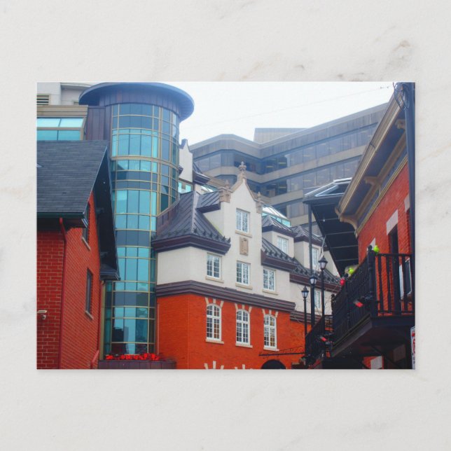 Cartão Postal Edifícios Antigos e Novos no Centro de Vieux Hull  (Frente)