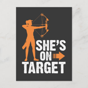 Cartão Postal Ela está no alvo - Archer Arrow Archery Women Gir