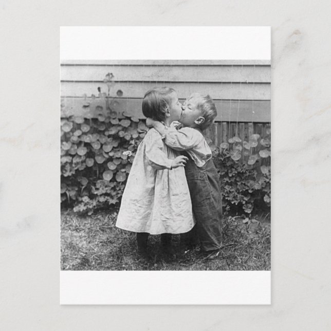 Cartão Postal Ela ganha o centavo, ele recebe o beijo (Frente)