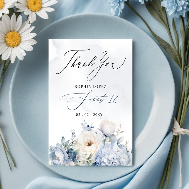Cartão Postal Elegante Dusty Blue Floral Sweet 16 Obrigado (Elegant Dusty Blue Floral Sweet 16 Thank You Postcard)