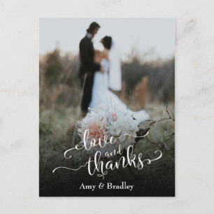 Cartão Postal Elegante Tipografia: Amor e Obrigados de Casamento
