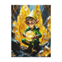 Elf Segurando Cristal Amarelo