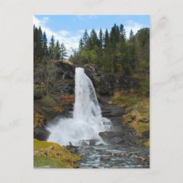 Cartão postal em cascata norueguês