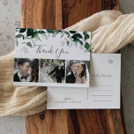 Cartão Postal Emerald Greenery 3 Foto Obrigado Cartão-postal<br><div class="desc">Este obrigado de fotos esmeraldas greenery 3 que você faz é perfeito para um casamento de boho. A elegante, porém rústica, design apresenta folhas de cor verde-d-água escura e umeucalipto com uma moderna sensação de floresta boêmica. Personalize a parte traseira do cartão postal com seus nomes, seu endereço de devolução...</div>