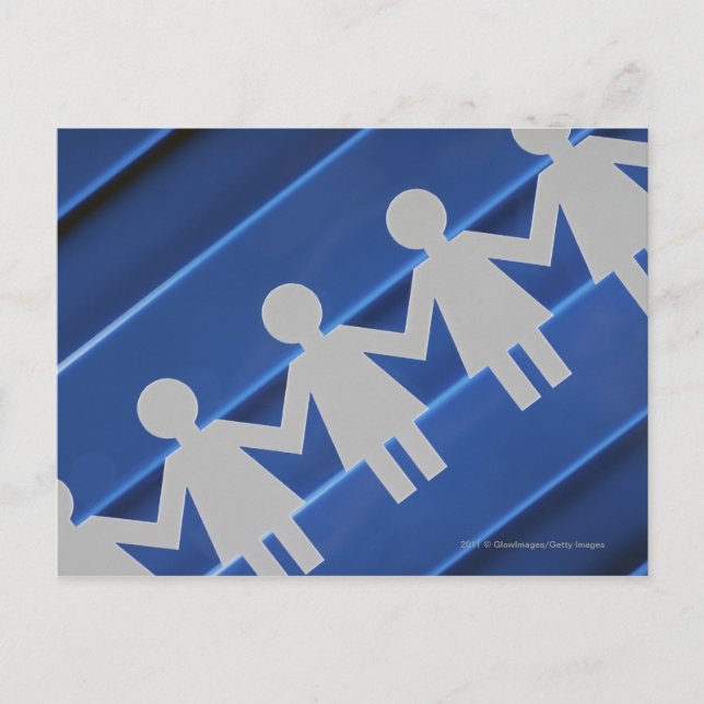 Cartão Postal Encerramento de bonecas em cadeia de papel (Frente)