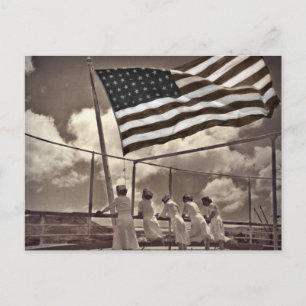 Cartão Postal Enfermeiras olhando para uma ilha em 1945