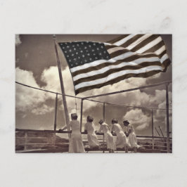 Cartão Postal Enfermeiras olhando para uma ilha em 1945