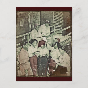 Cartão Postal Enfermeiros no Pacífico Sul recebendo e-mail