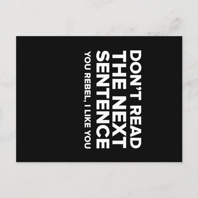 Cartão Postal Engraçado Não Lê Minha T-shirt (Frente)