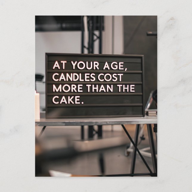 Cartão Postal Engraçado Sarcasmo Aniversário Vela Mais Velha (Frente)