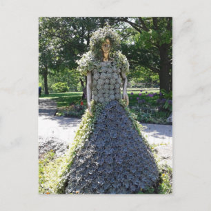 Cartão Postal Escultura de Mulher Feita de Suculentos