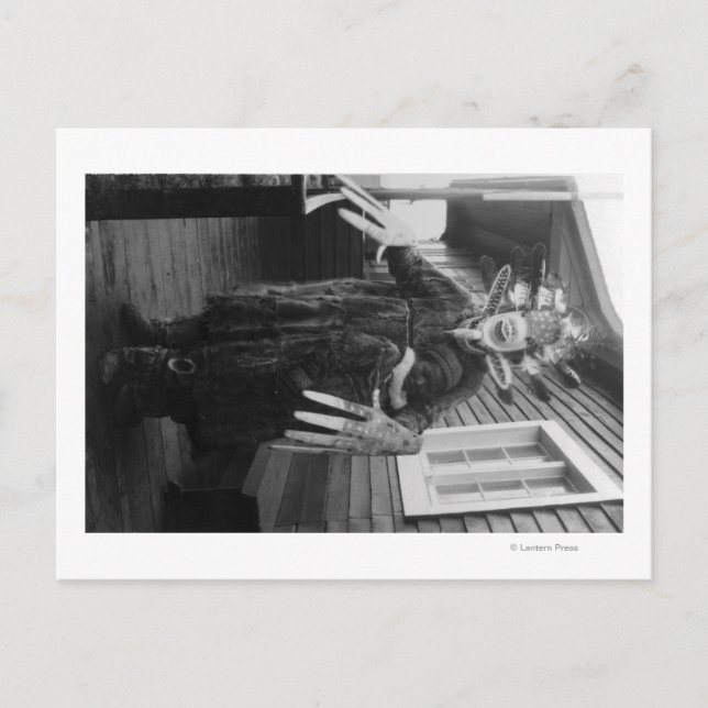 Cartão Postal Eskimo Medicine Man and Sick Boy no Alasca (Frente)