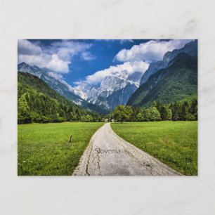 Cartão Postal Eslovênia, fotografia panorâmica com Alpes