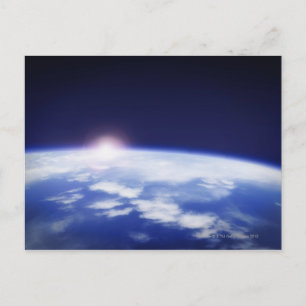 Cartão Postal Espaço com sol ascensão acima do planeta Terra