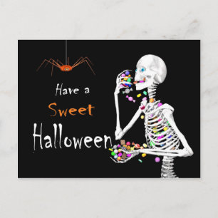 Cartão Postal Esqueleto Comendo Doces de Halloween (com Aranha)