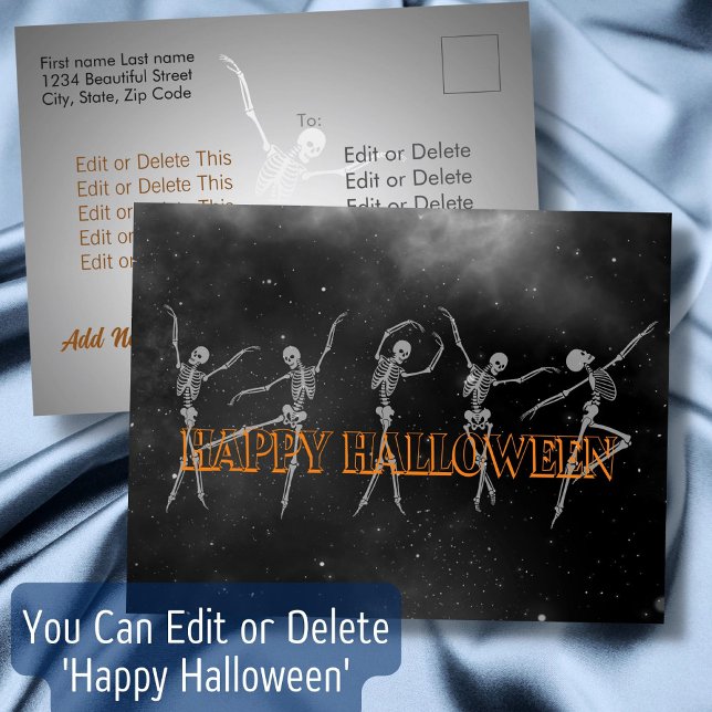 Cartão Postal Esqueleto de dança Feliz Halloween preto e branco (Criador carregado)
