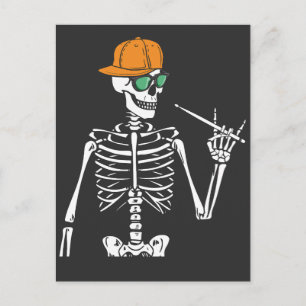 Cartão Postal Esqueleto de Halloween Mão de Rock Tocando Bateria