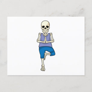 Cartão Postal Esqueleto no alongamento de yoga