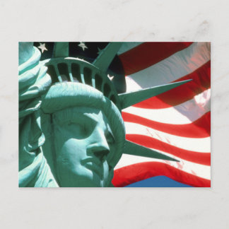 CARTÃO POSTAL ESTATUTO DA LIBERDADE COM BANDEIRA AMERICANA