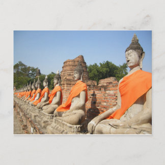 Cartão Postal Estatutos budistas tailandeses no Templo de Ayutth