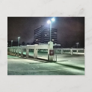 Cartão Postal Estrutura de Estacionamento do Telhado à Noite -
