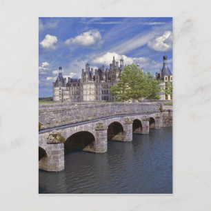 Cartão Postal Europa, França, Chambord. Uma ponte de pedra leva