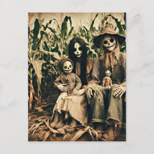Cartão Postal Família assustadora de espantalho em foto de terro